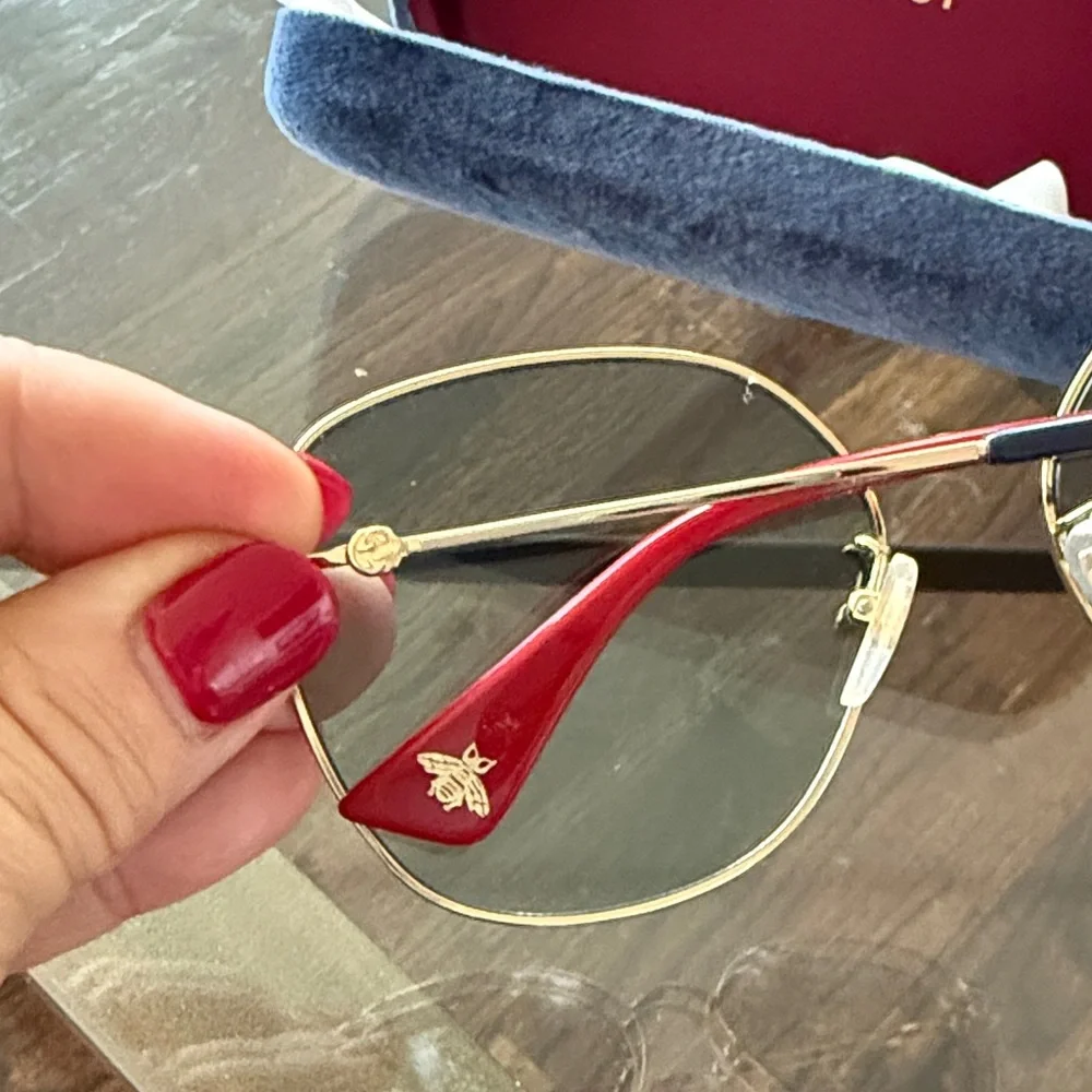Gucci Gold Frame Sunglasses EUC - Picture 5 of 10